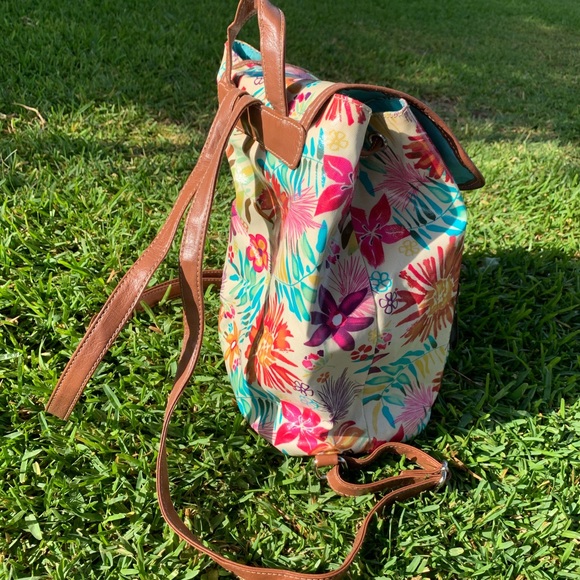 PLUM Flower Power BackPack 🎒 🌸 - Picture 4 of 8